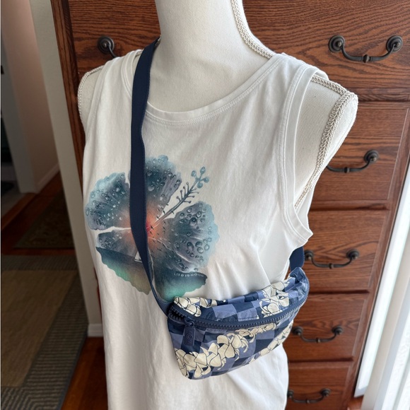 Lightweight Fanny Pack - Picture 5 of 13